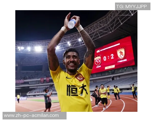 广州恒大与上海上港激战正酣精彩直播全程回顾与赛后分析